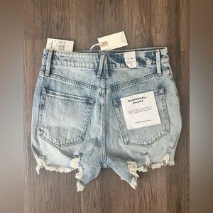 NWT Good American Bombshell 💣 Shorts - Size 2/26!
